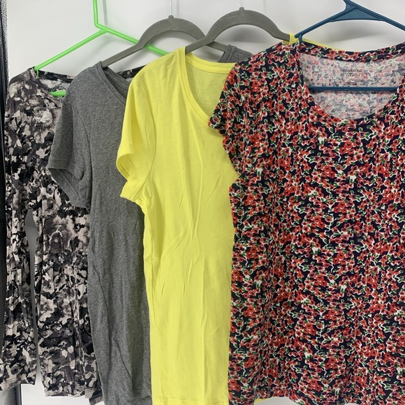 Daisy Fuentes Tops - LOT Daisy Fuentes My Favorite T Shirt Slim Fit Long & Short Sleeve Large